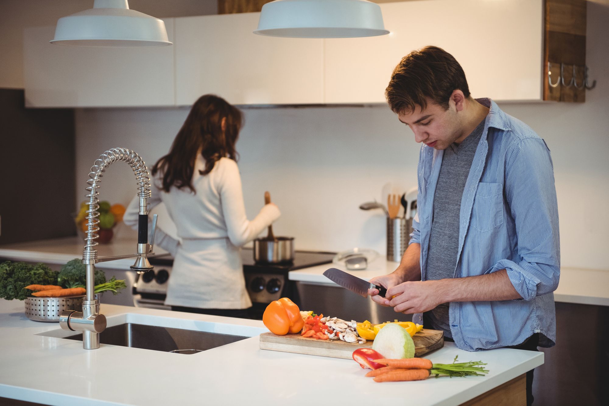 6 Manfaat Memasak Sendiri Bagi Keluarga maupun Single